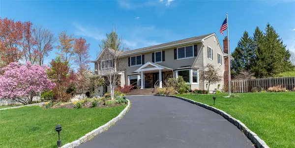 1 Regina CT, Blauvelt, NY 10913