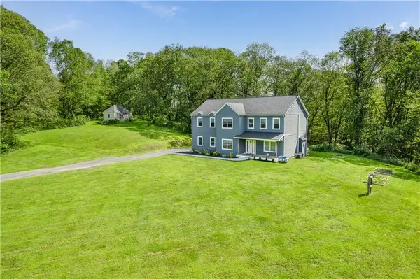12 Charles LN, Rhinebeck, NY 12572
