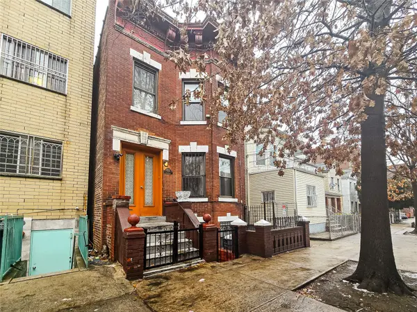 100-11 39 AVE, Corona, NY 11368