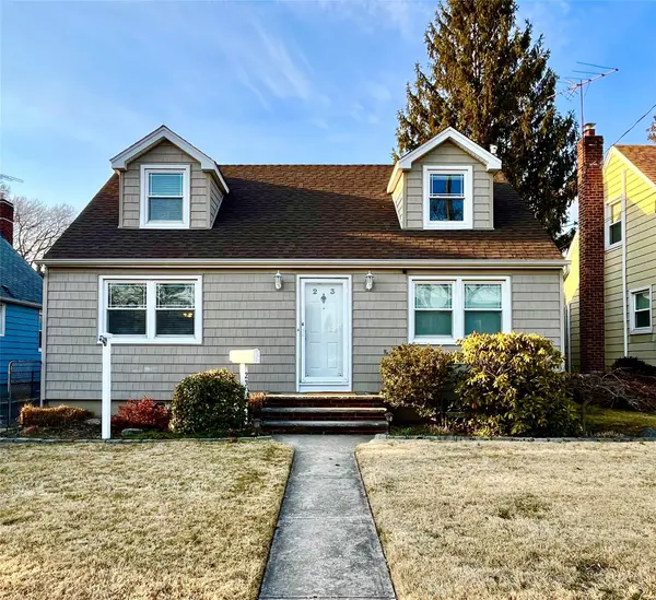 23 Broadway, New Hyde Park, NY 11040