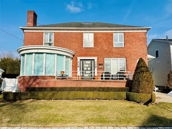 258 Beach 139 ST, Belle Harbor, NY 11694