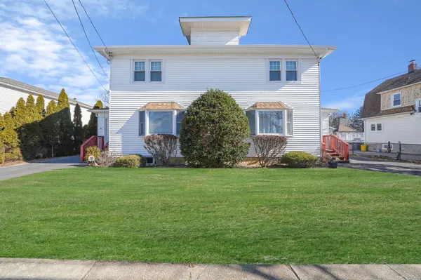12 Lloyd AVE, Lynbrook, NY 11563
