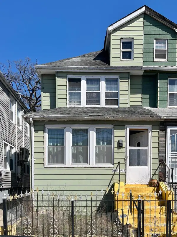 11519 147th ST, South Ozone Park, NY 11436