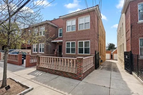 4612 25th AVE, Astoria, NY 11103