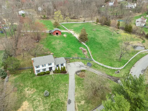 19 Washburn RD, Poughquag, NY 12570