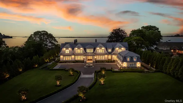 25 Brewster LN, East Setauket, NY 11733