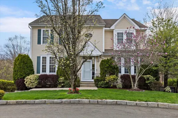29 Fellowship LN, Rye Brook, NY 10573