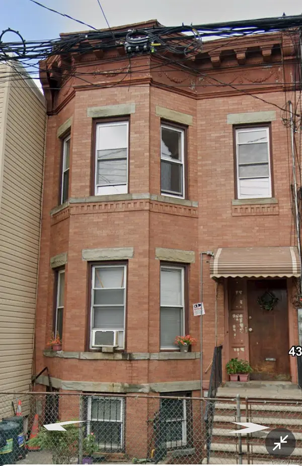 430 pine ST, Brooklyn, NY 11208
