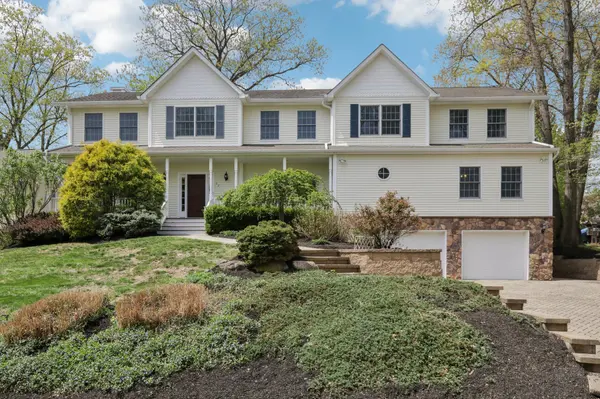27 Lindbergh LN, New City, NY 10956