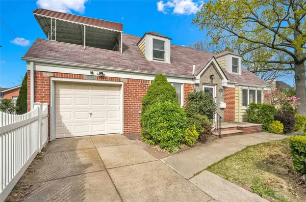 620 150th ST, Whitestone, NY 11357