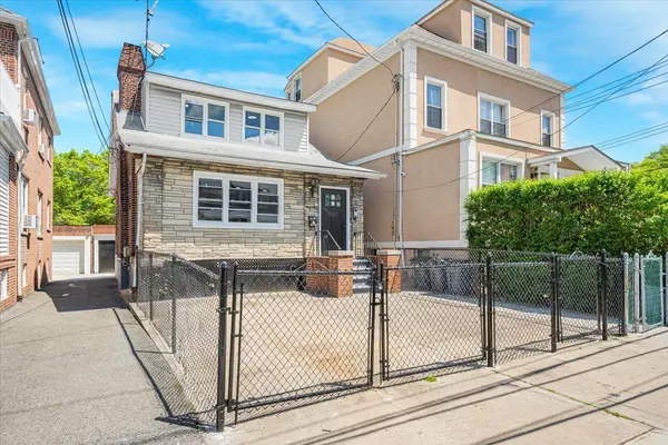 1704 Yates AVE, Bronx, NY 10461