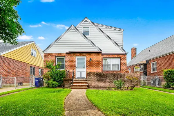 121-32 234th ST, Laurelton, NY 11422