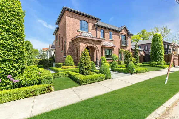 16204 12th RD, Whitestone, NY 11357