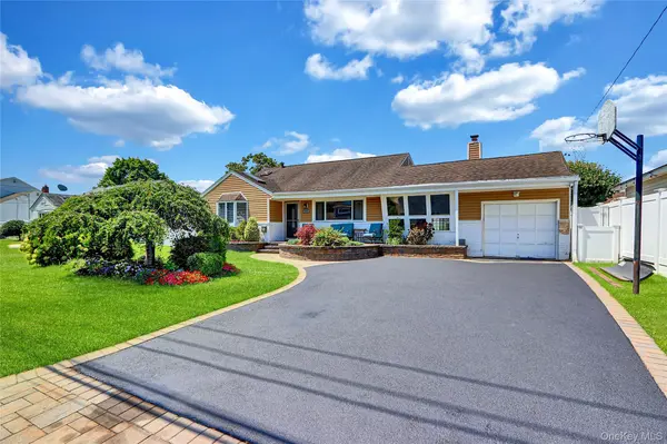 286 E 4th ST, Deer Park, NY 11729
