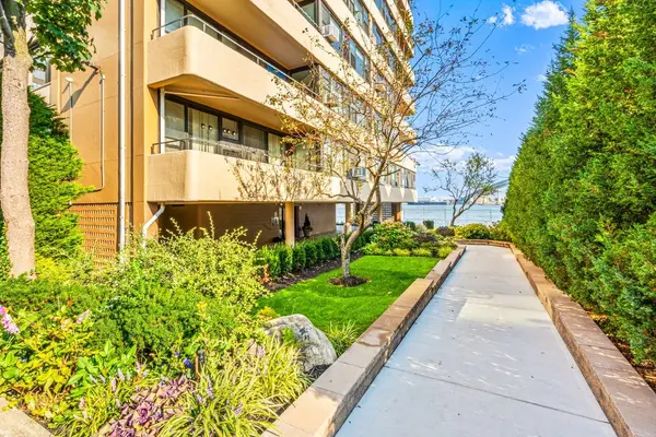 166-41 Powells Cove BLVD #4B, Beechhurst, NY 11357