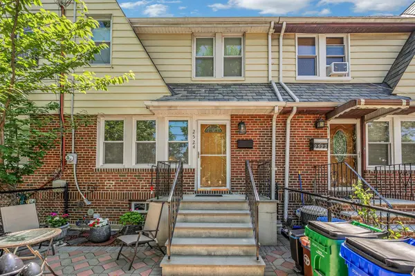 2524 Mickle AVE, Bronx, NY 10469