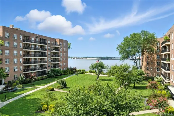 162-41 Powells Cove BLVD #4D, Beechhurst, NY 11357