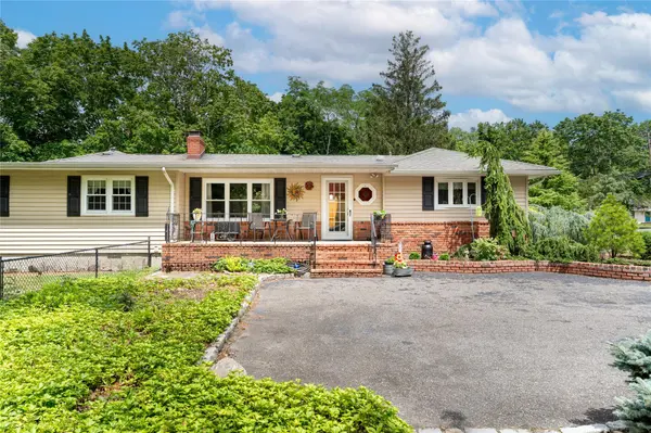 31 Remsen RD, Wading River, NY 11792