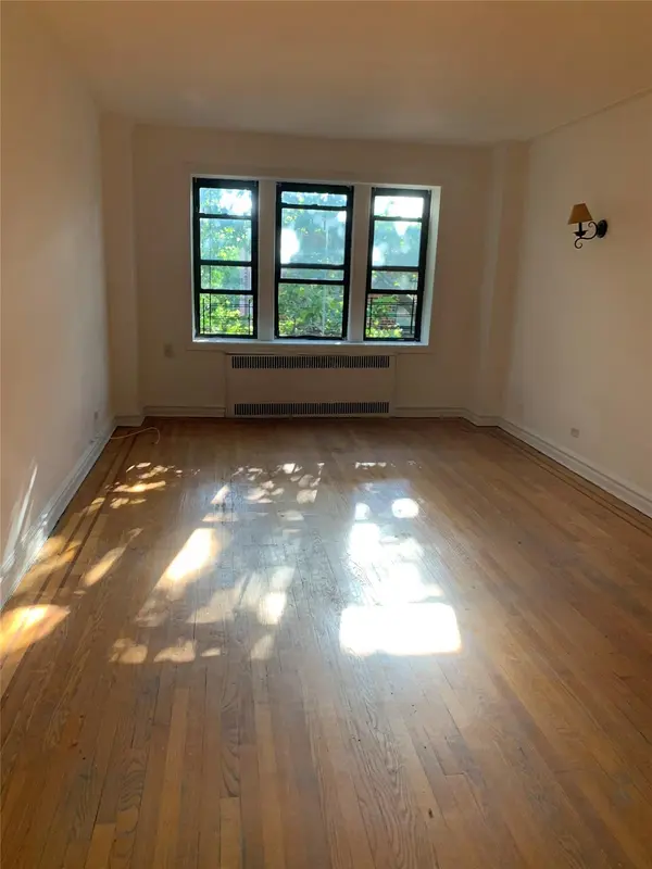 34-24 82nd ST #6J, Jackson Heights, NY 11372