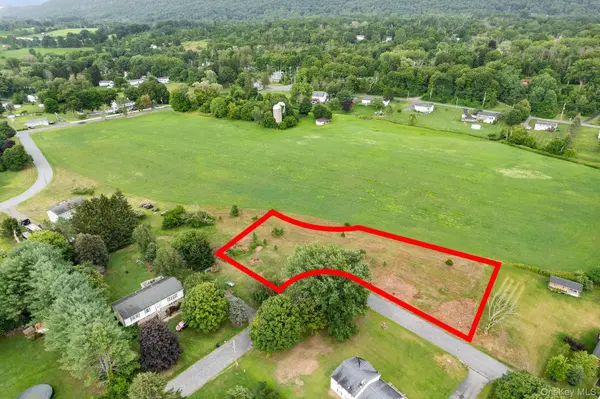 15 Evan RD, Dover Plains, NY 12522