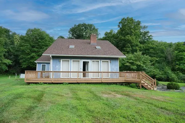 3 Dill LN, Poughkeepsie, NY 12601