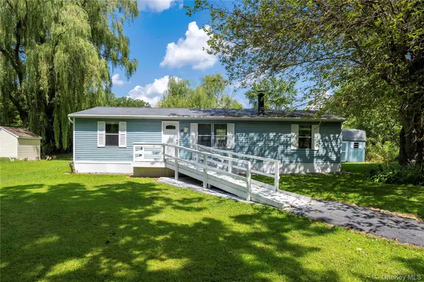 15 Jo Marie LN, Beacon, NY 12508
