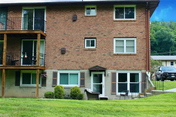 909 Parr Meadow DR #9I, Newburgh, NY 12550