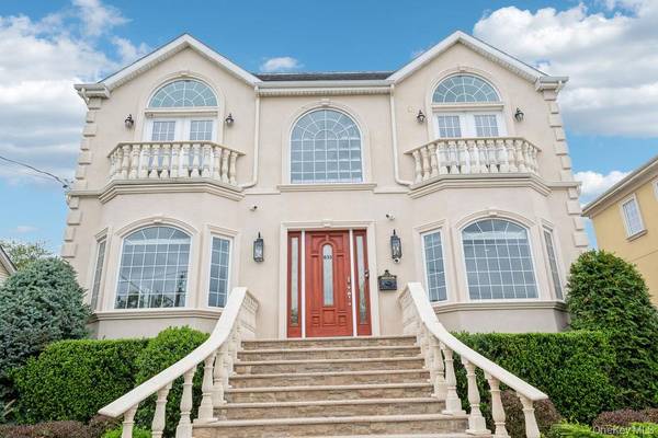 833 Glen DR,  Woodmere,  NY 11598