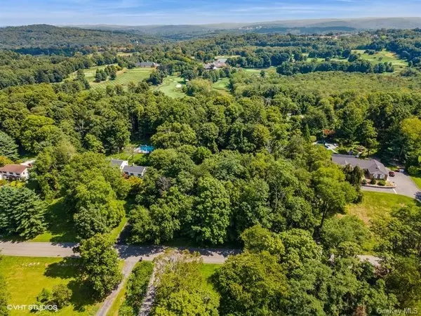 11 Louis DR, Katonah, NY 10536