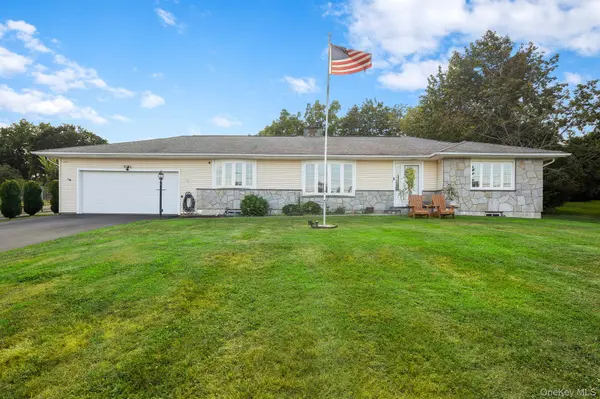 44 Clapboard Ridge RD, Danbury, CT 06810