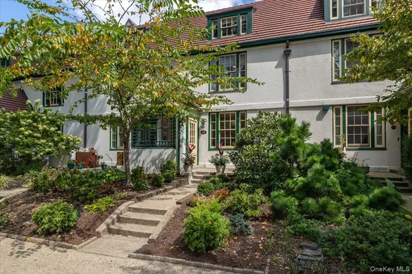 306 Burns ST, Forest Hills, NY 11375