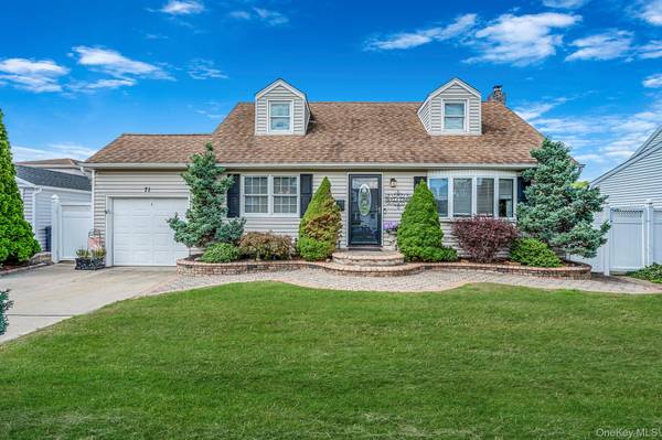 71 Rose DR, East Meadow, NY 11554