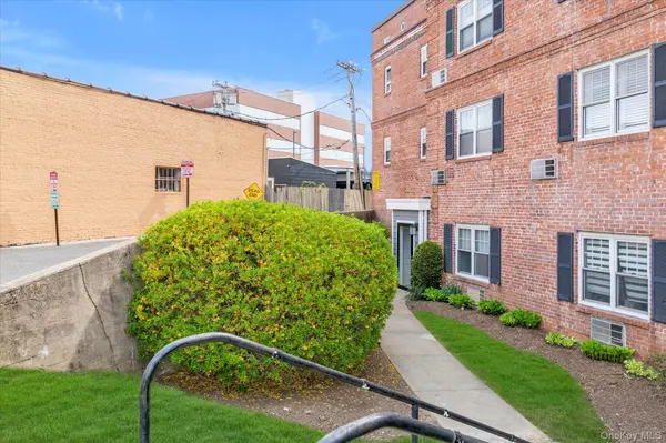 21 S Village AVE #3, Rockville Centre, NY 11570