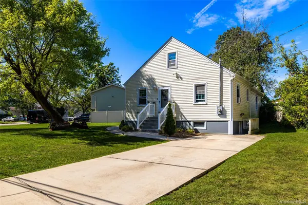 49 Elizabeth ST, Roosevelt, NY 11575