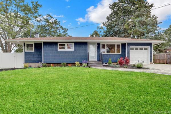 14 Taylor AVE, Centereach, NY 11720