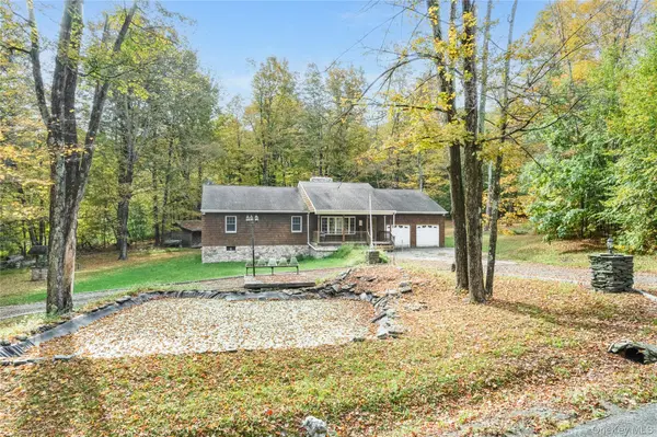 91 Decker RD, Ancram, NY 12502
