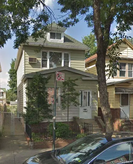94-11 32 AVE, East Elmhurst, NY 11369