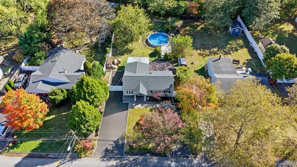 1537 N Thompson DR, Bay Shore, NY 11706