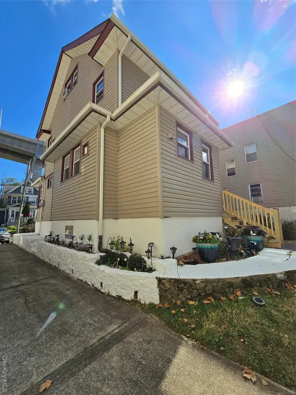 28 morningstar RD,  Staten Island,  NY 10303