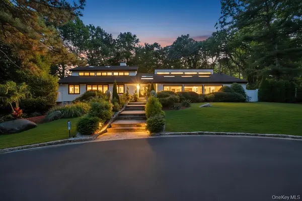 30 Fox Hollow Ridings RD, Northport, NY 11768