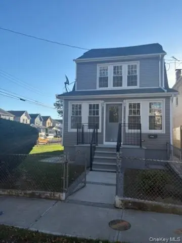 105-03 221st ST #3, Queens Village South, NY 11429