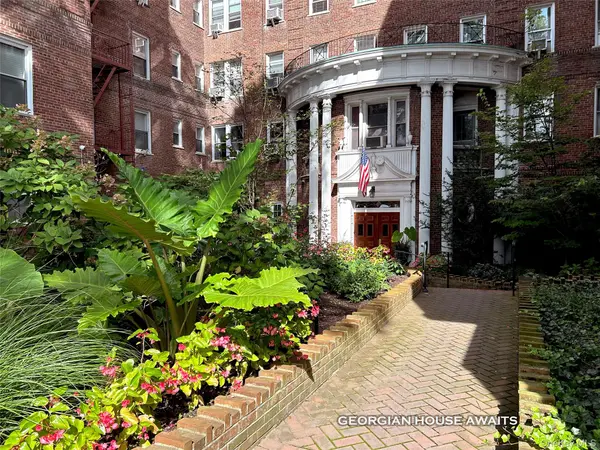 118-11 84 Avenue 118-11 84 Avenue #109, Kew Gardens, NY 11415