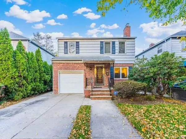 75-23 196 ST, Fresh Meadows, NY 11366