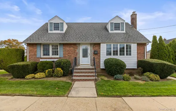124 Kilburn RD, Garden City South, NY 11530