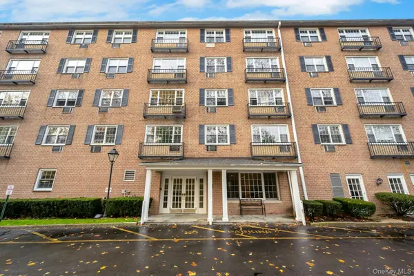 4 Consulate DR #1B, Tuckahoe, NY 10707