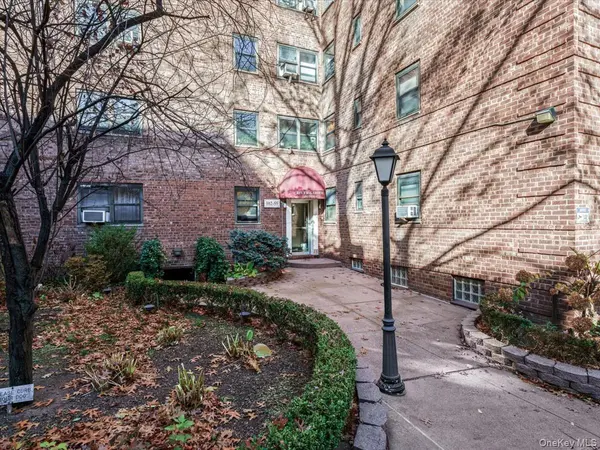 102-55 67th RD #4W, Forest Hills, NY 11375