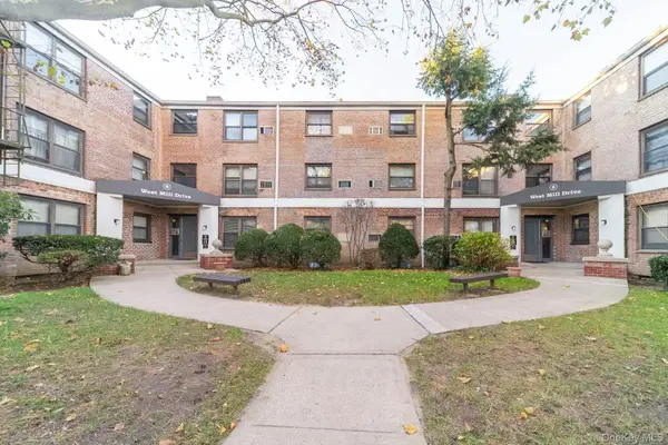 8 W Mill DR #1B, Great Neck, NY 11021