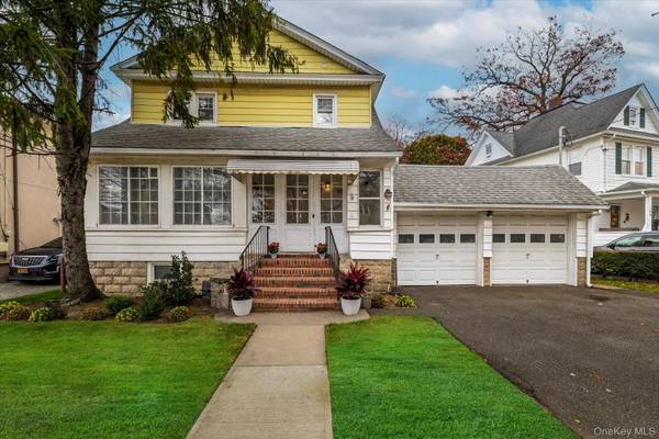 108 Earle AVE, Lynbrook, NY 11563