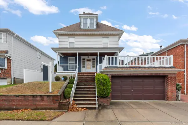 806 Clintonville ST, Whitestone, NY 11357