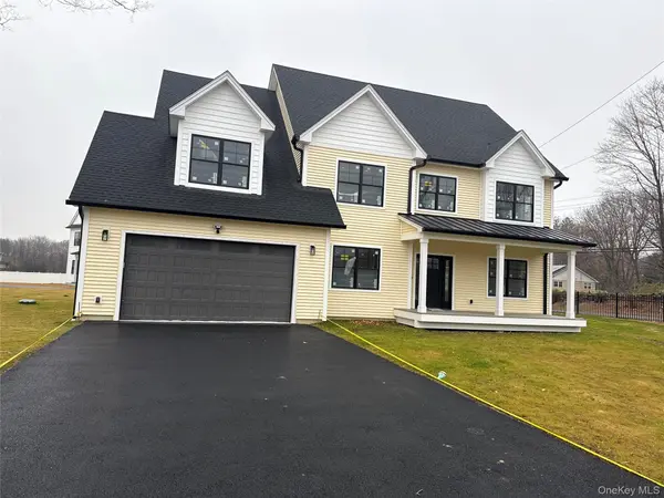 3695 Fieldstone Manor DR, Mohegan Lake, NY 10547